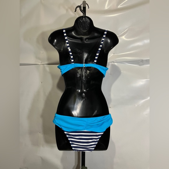 Women’s 2 Piece Bikini Swimsuit Size Medium - Picture 2 of 2